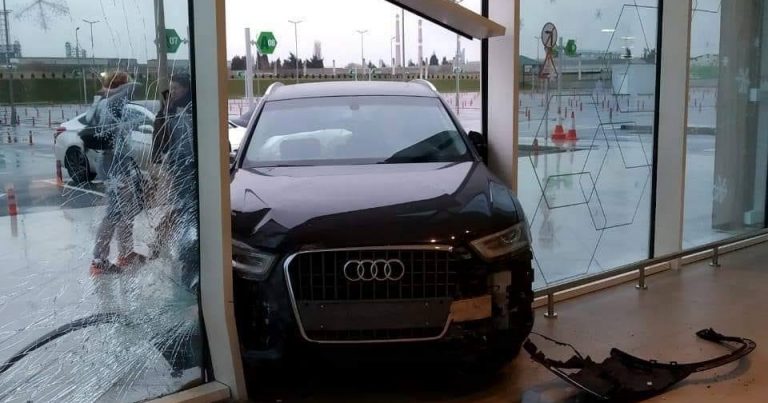 “Bravo”ya “Audi-Q3”lə girən xanım baş məşqçi imiş – FOTO
