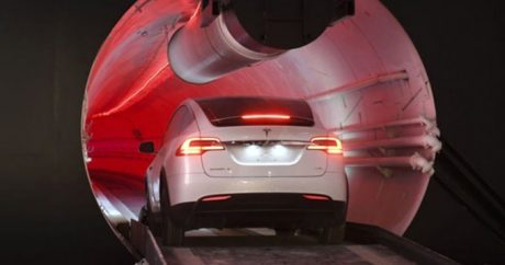 Elon Musk fantastik layihəsini həyata keçirdi – Yeraltı tunelinin açılışını etdi – VİDEO