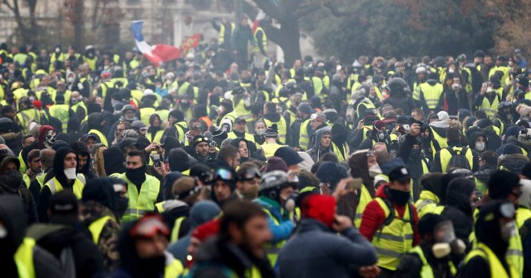 Fransada 12 min insanın iştirakı ilə növbəti etiraz aksiyası