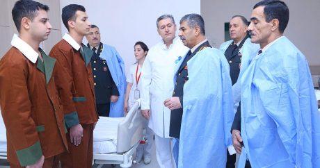 Zakir Həsənov bayram münasibətilə hərbi hospitala ziyarət etdi – FOTO