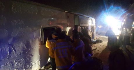 Türkiyədə 2 avtobus aşdı – 3 ölü, 55 yaralı – VİDEO