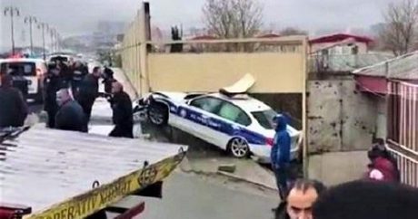 Dairəvi yolda qəza: polis maşını aşdı – VİDEO