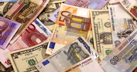 Əcnəbilərin Azərbaycan banklarına depozit axını sürətlənir: 4 ilin maksimumunda