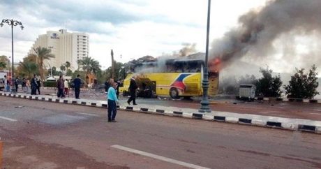 Rusiyada mikroavtobus partladı – Yaralılar var – VİDEO