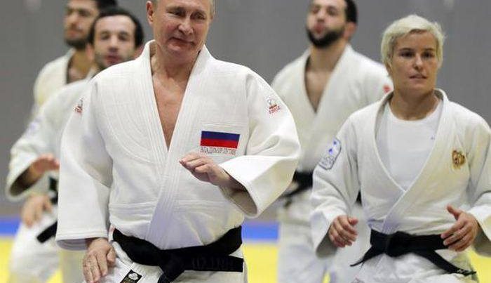 Qadın cüdoçu Putini məğlub etdi – FOTO