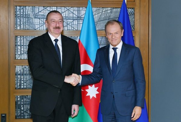 Azərbaycan Prezidenti Donald Tuskla görüşüb