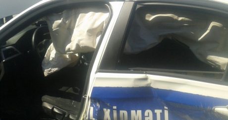 Məhbus daşıyan maşın qəzaya düşdü – İki polis yaralandı