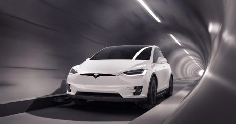 Yeraltı və yerüstü Tesla arasında yarış testi – VİDEO