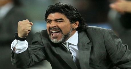 Dieqo Maradona istefa verdi