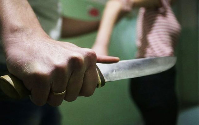 Daha bir qadın CİNAYƏTİ – Kişi 25 yaşlı arvadını bıçaqladı