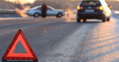 Bakıda piyadanı iki avtomobil vurdu – Hadisə yerində öldü