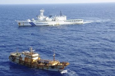 Çin gəmiləri Yaponiya sularına girdi
