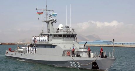 Qazaxıstanın hərbi gəmisi Bakıda – VİDEO