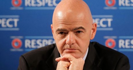 FIFA prezidenti fitə basıldı – VİDEO