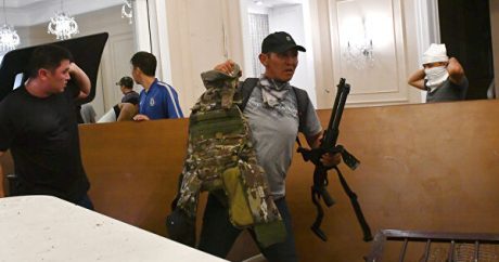 Atambayevin tərəfdarları əsir götürdükləri xüsusi təyinatlıları azad etdi