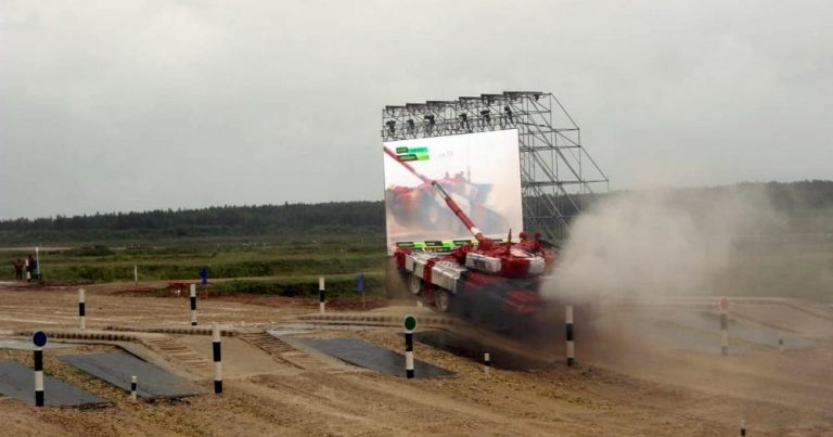 “Tank biatlonu” müsabiqəsində iştirak edən Azərbaycan tankçıları finala bir pillə də yaxınlaşdı