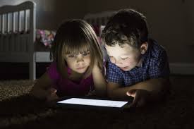 DİQQƏT: Uşaqların görüntülərini internetdə paylaşmaq bu kimi fəsadlara səbəb olabilər
