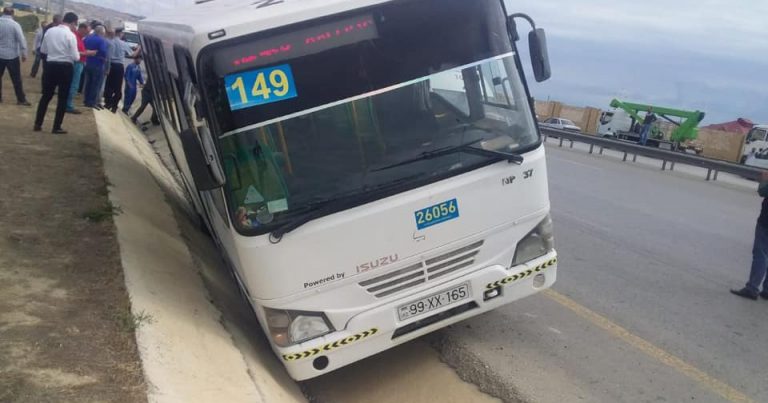 Bakıda avtobus qəzası – Yaralanan var – AÇIQLAMA/FOTO
