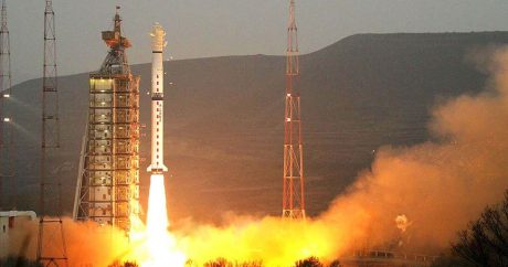 Çin kosmosa daha üç kosmik aparat buraxdı