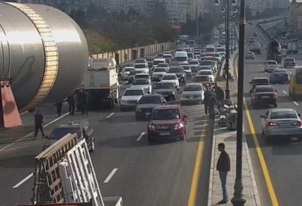 Bakıdakı tıxacın səbəbi bəlli oldu – FOTO