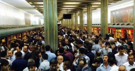 Metroda qatarların hərəkəti ləngidi – Sıxlıq yarandı