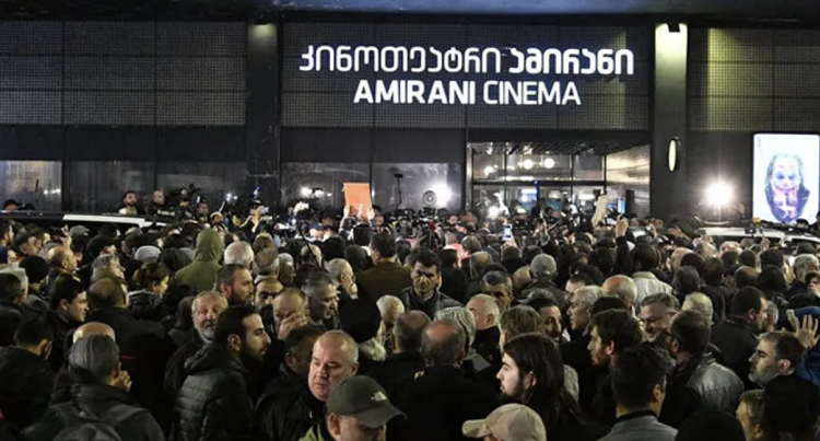 Gürcüstanda geylər haqda film etirazlara səbəb oldu: 11 nəfər saxlanıldı