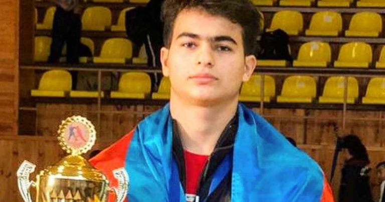 Məktəbli yarışda erməniyə qalib gəldi – Qızıl medal qazandı