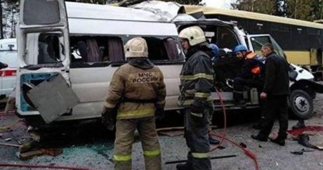 Mikroavtobus yük maşını ilə toqquşdu – 6 nəfər öldü