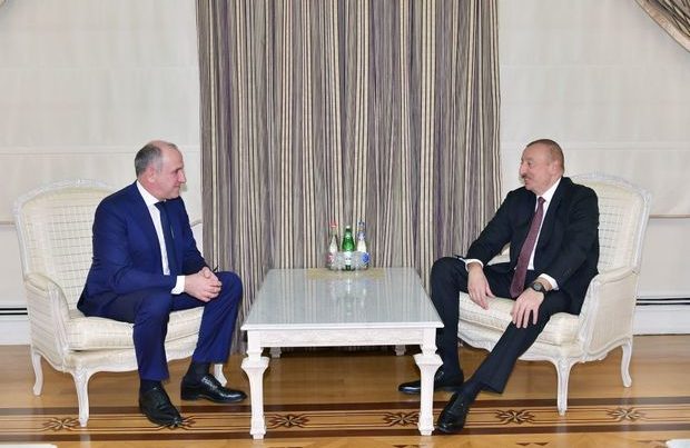 Prezident Raşid Temrezovla görüşdü
