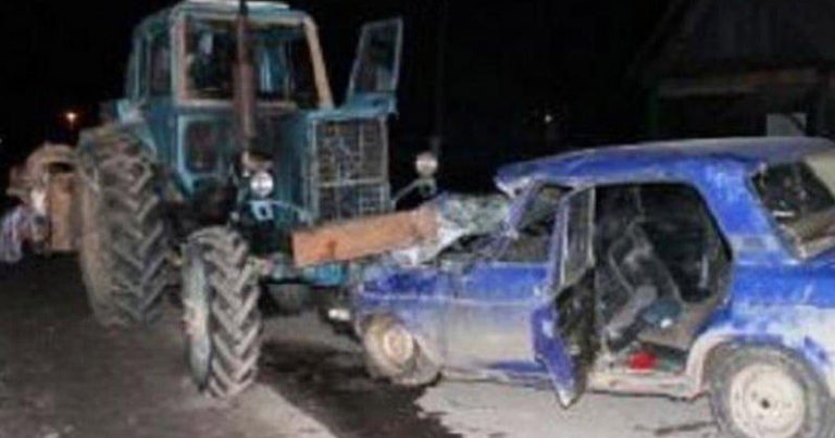 Tərtərdə ağır yol qəzası: minik avtomobil traktorla toqquşdu