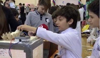 Azərbaycanda kollec şagirdləri inkubator aparatı hazırladılar – VİDEO