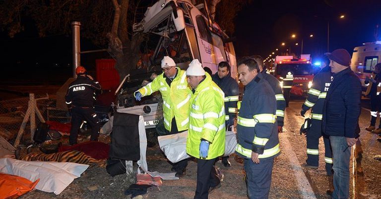 Avtobus qəzaya uğradı – 20-dən çox yaralı