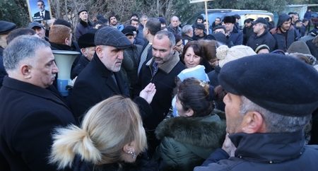 Rauf Arifoğlu Naximov küçəsini sakinləri ilə görüşdü – FOTOLAR/VİDEO