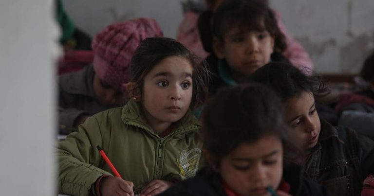 “Barış pınarı” Suriyada uşaqları məktəblərinə qovuşdurdu – FOTOLAR