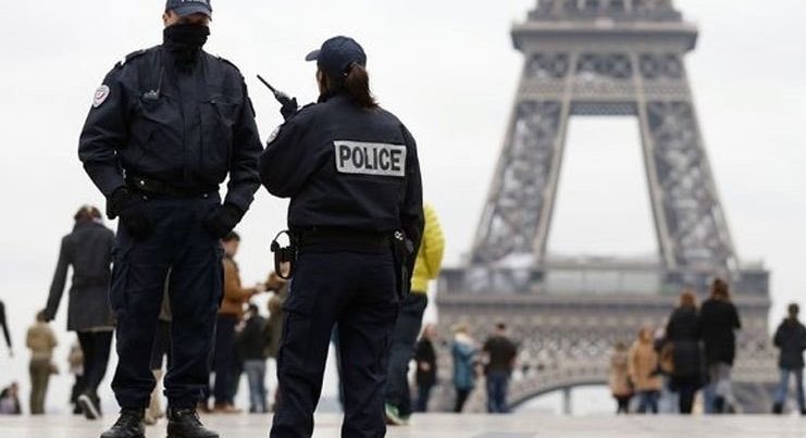 Fransa polisi küçədə gecələyən 21 azərbaycanlını saxladı