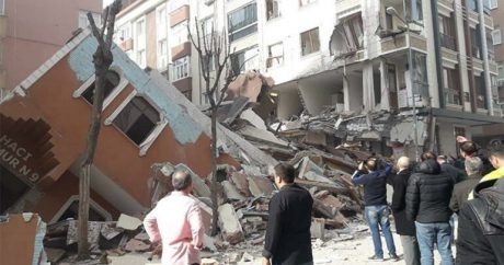 SON DƏQİQƏ! İstanbulda bina çökdü