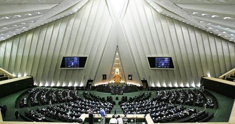 İranda yeni seçilən deputat öldü