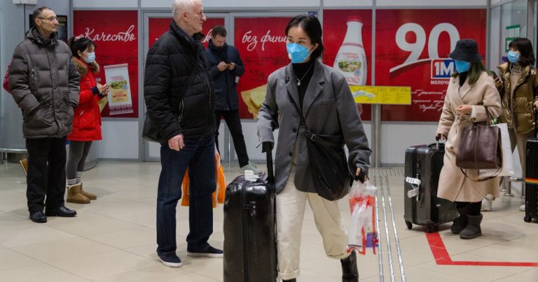 Bakı aeroportundan Belarusa uçan tələbədə koronavirus aşkarlandı