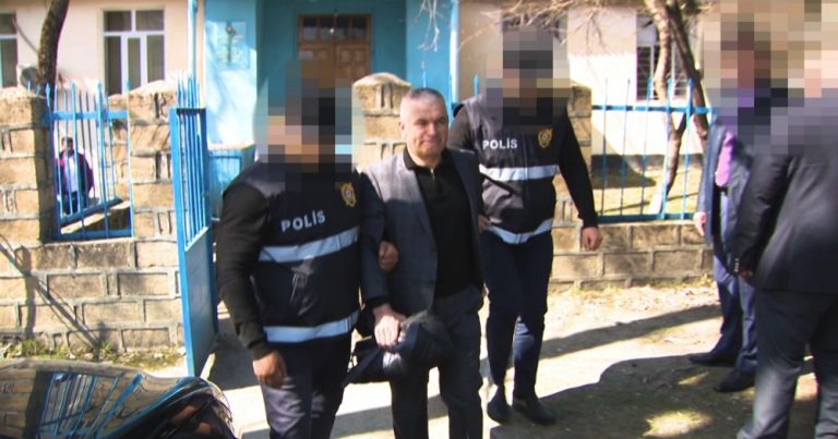 Polis əməliyyat keçirdi – Nazirliyin vəzifəli şəxsləri həbs olundu – FOTO/VİDEO