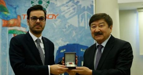 TRT-nin baş direktoru “Çingiz Aytmatov” qızıl medalı ilə təltif olundu