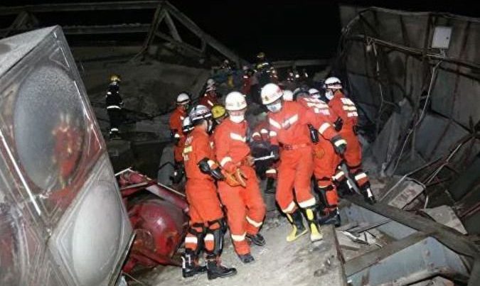 Çində dəhşət – 11 nəfər öldü, 21 nəfər dağıntı altında qaldı