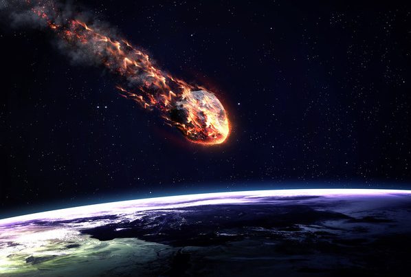 Yer kürəsinə yaxınlaşan komet parçalanmağa başladı