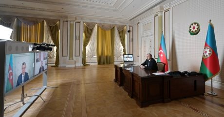 İlham Əliyev iki nazirin iştirakı ilə videobağlantı formatında iclas keçirdi – FOTO