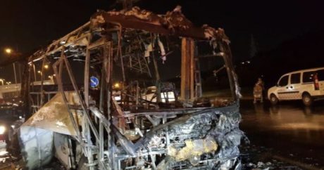 Bakıda sərnişin avtobusu yandı – Foto