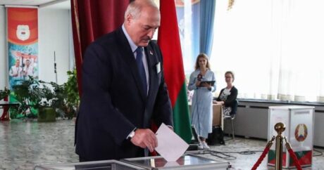 Azərbaycanın BELARUS SEÇİMİ: Demokratiyanı, yoxsa Lukaşenkonu dəstəkləməli?