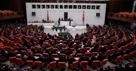 Zəlzələdə daha bir deputat öldü