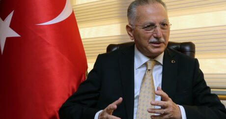 Ekmələddin İhsanoğlu Azərbaycan Prezidentinə məktub ünvanladı