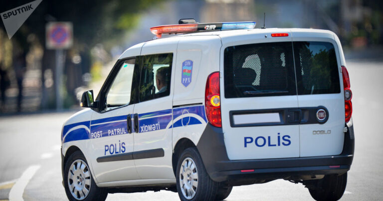 Polis maşınının şüşəsini sındıran qadın CƏZALANDIRILDI