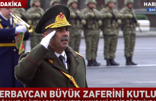 Zakir Həsənov Zəfər paradında raport verdi