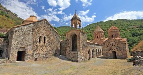 Ermənilər Xudavəng monastır kompleksini talan edib – RƏSMİ